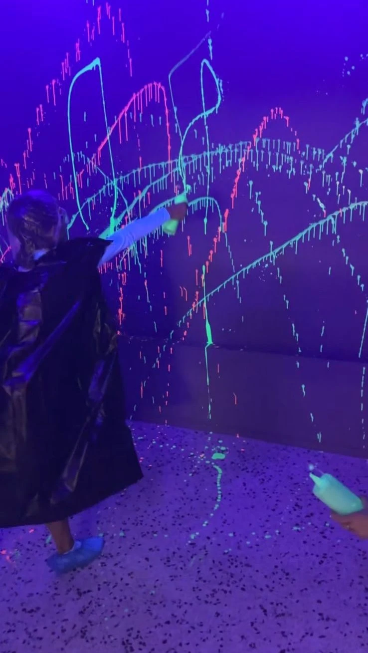 Neon splatter room 2