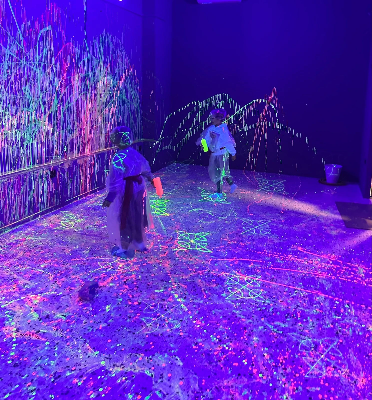 Neon splatter room 8